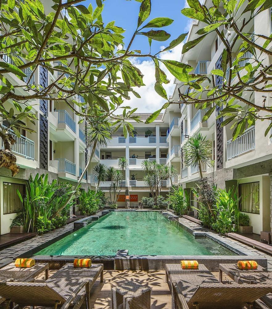 Bloo Bali Hotel Кута Екстериор снимка
