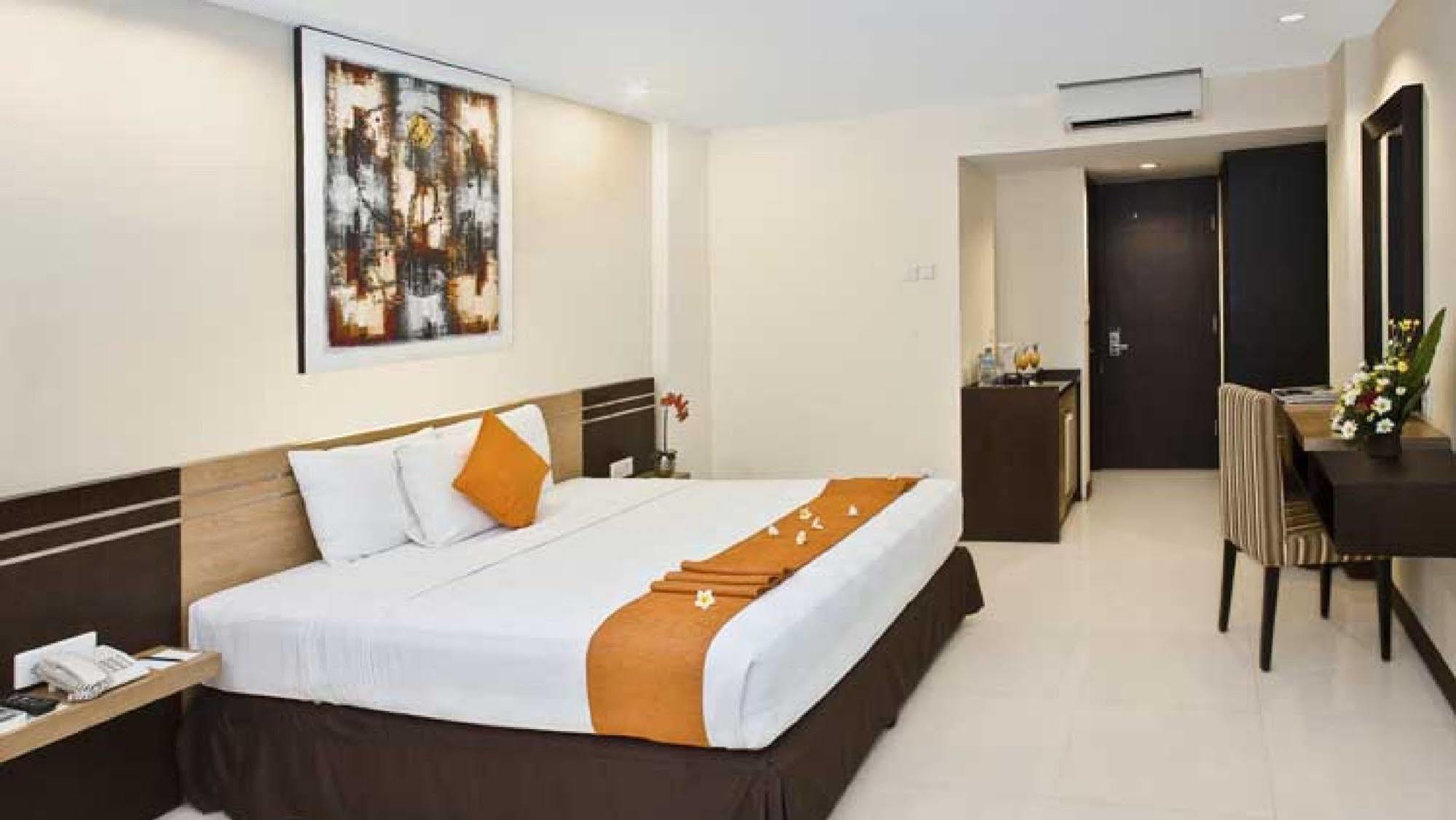Bloo Bali Hotel Кута Екстериор снимка