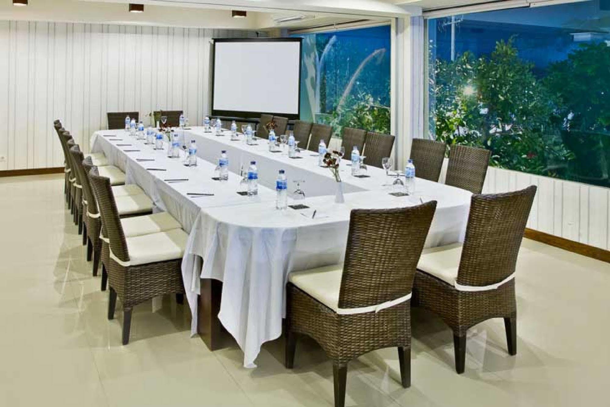 Bloo Bali Hotel Кута Екстериор снимка