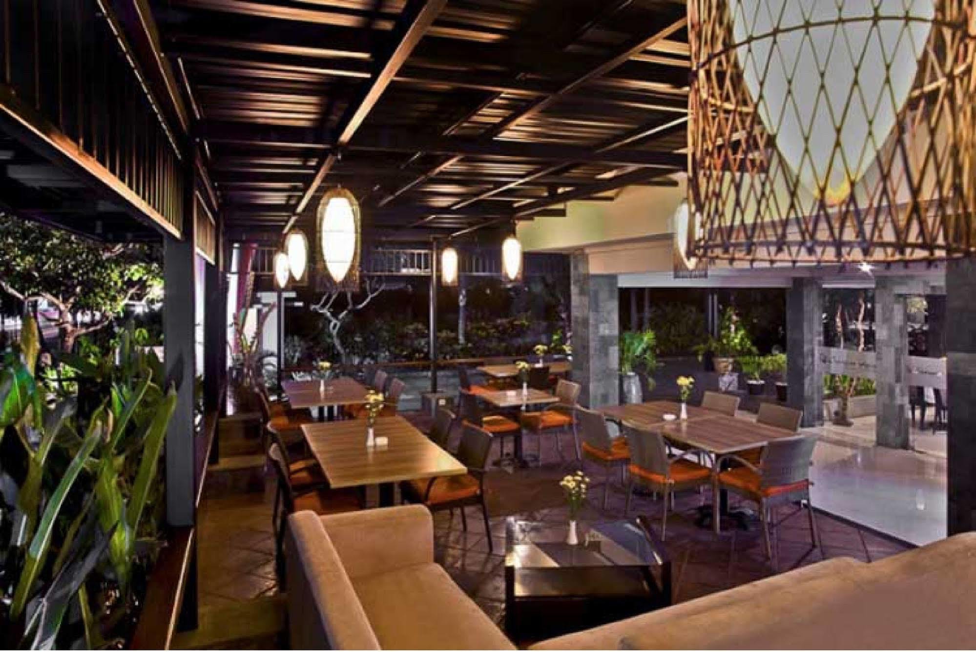 Bloo Bali Hotel Кута Екстериор снимка