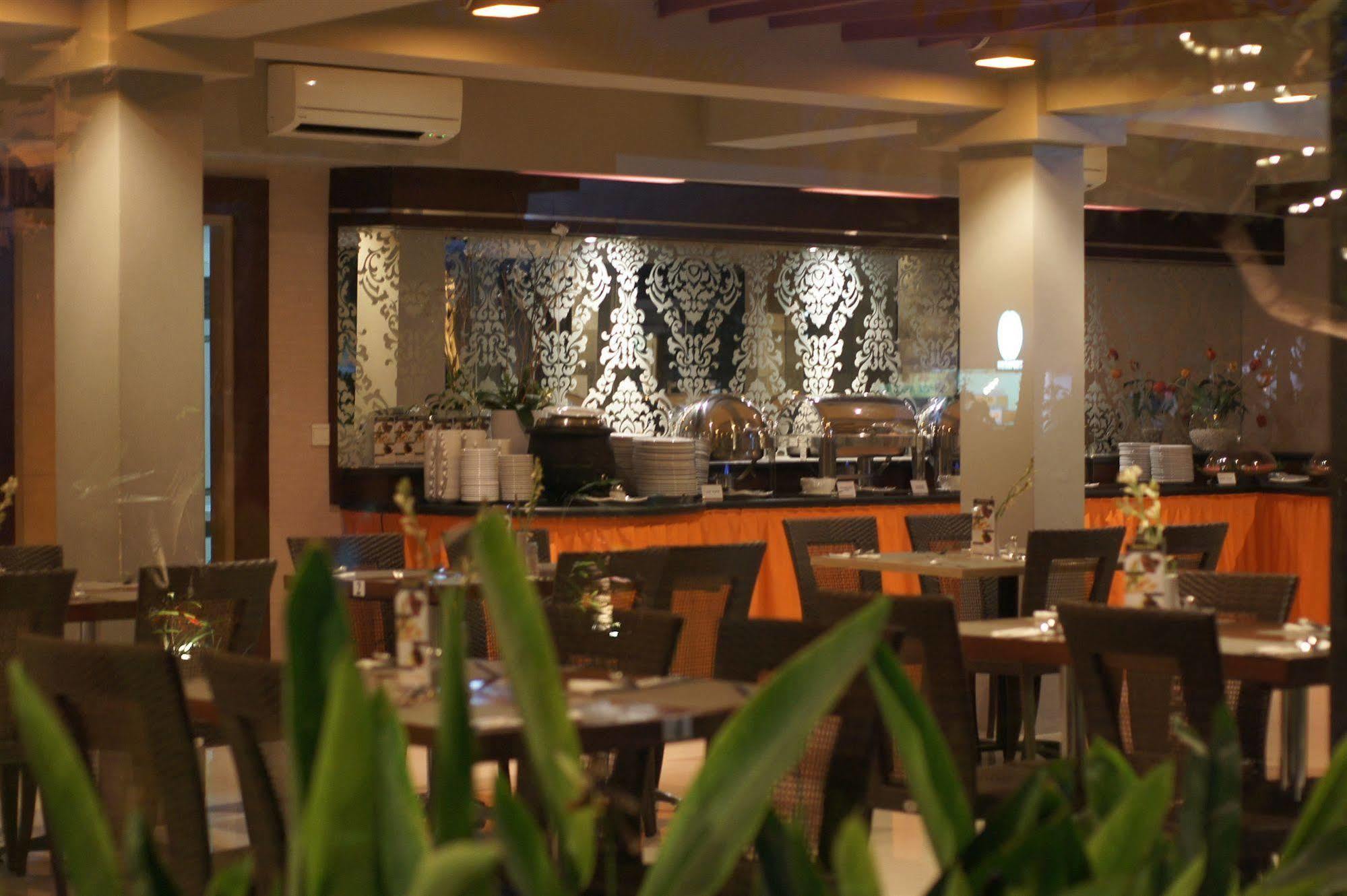 Bloo Bali Hotel Кута Екстериор снимка